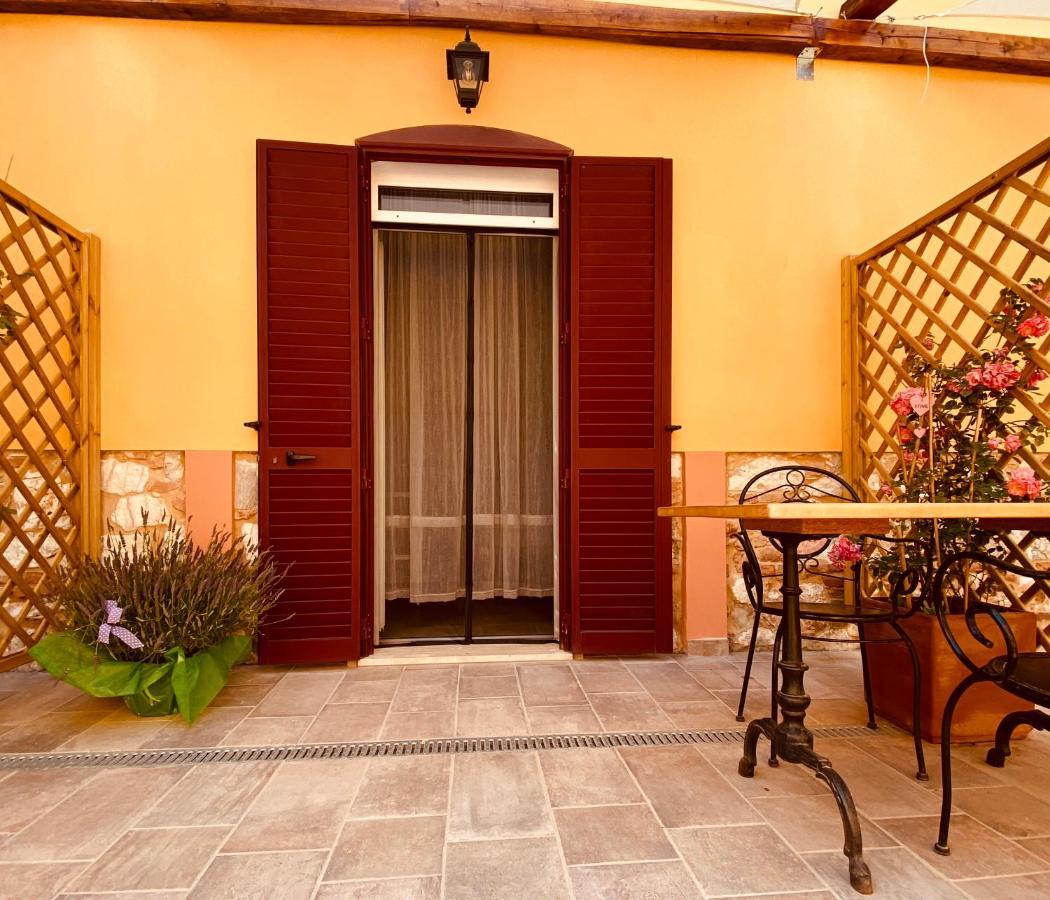 كامبيليا ماريتيما B&B La Fucinaia Pet Friendly Adults Only المظهر الخارجي الصورة